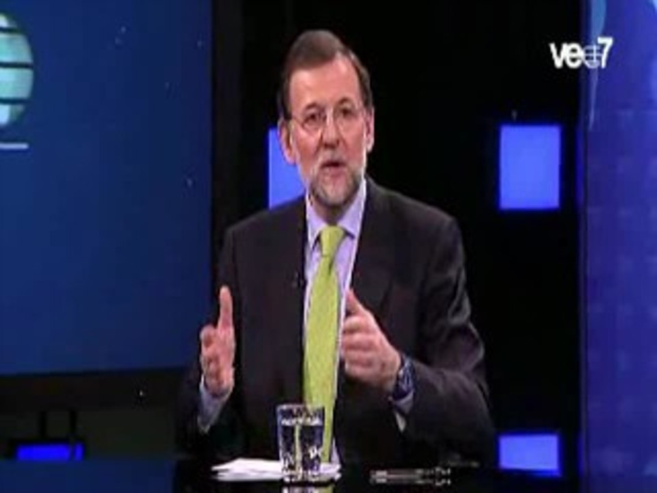 Rajoy: "Me ha pasado algo notable, no entiendo mi letra"