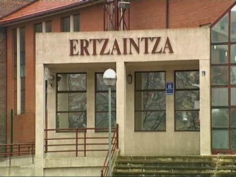 Detenido un matrimonio por maltratar a su hija de 17 años