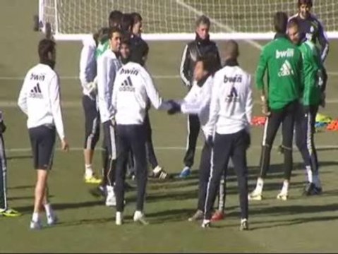 Felicitaciones a Cristiano Ronaldo tras el entrenamiento
