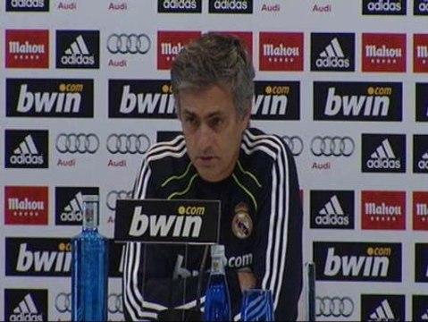 Mourinho: No son los contratos los que obligan a la gente a estar, tenemos que estar todos contentos