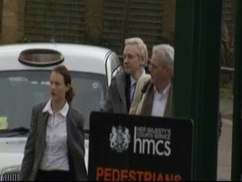 Assange vuelve a los juzgados británicos por la petición de extradición a Suecia