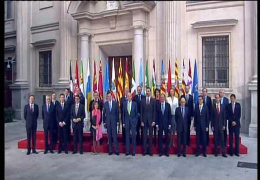 El barómetro del CIS refleja un desapego sin precedentes hacia la clase política