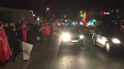 Ak Partili Vatandaşlar Kısıklı'da Kutlamalara Başladı