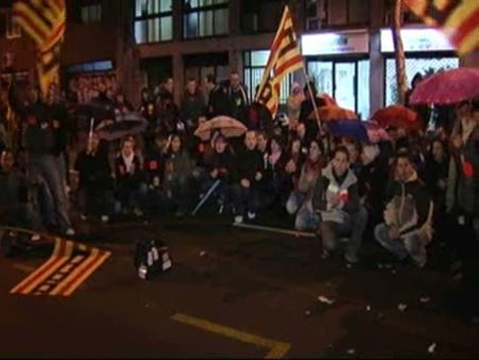 Trabajadores de Yamaha se concentran contra el cierre de la planta de Barcelona