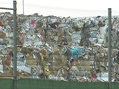 Cadáver de un recién nacido en planta de reciclaje