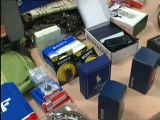 'Smartphones', ropa, relojes o perfumes, los productos más falsificados en Reyes