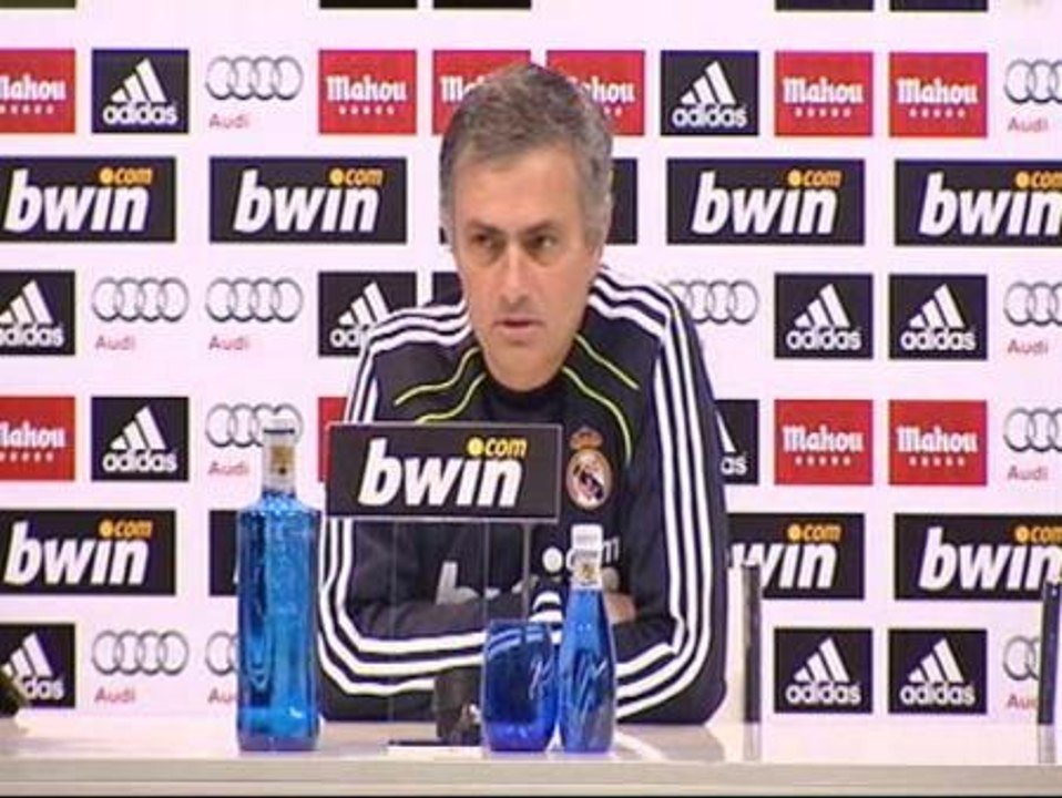 Mourinho: "En los próximos seis meses no vamos a tener a Higuaín"