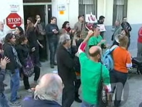 Stop desahucios frena el desalojo de otra familia en Gandía