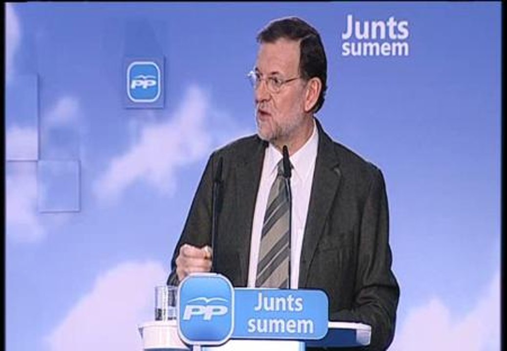 Rajoy arremete contra Mas