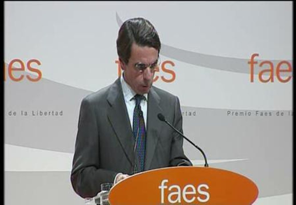 Aznar: "Cataluña no podrá permanecer unida si n...