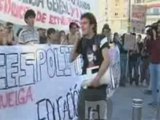 Huelga en la enseñanza: Concentración de estudiantes en Sevilla