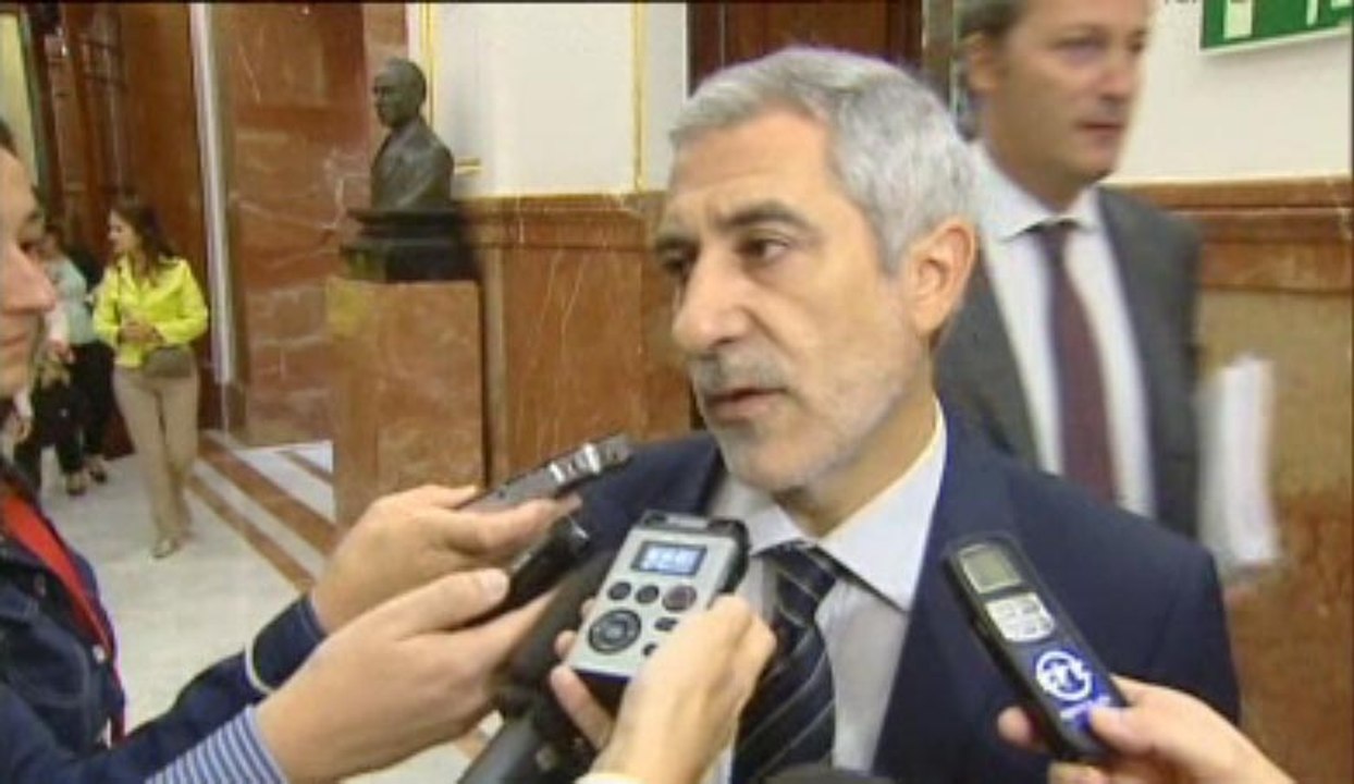 IU opina que el proyecto de españolizar a los niños catalanes es "echar gasolina al fuego"