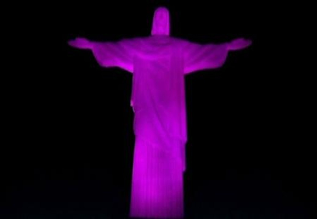 El Cristo Redentor de Río de Janeiro se tiñe de rosa