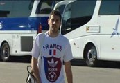Casillas llega a la concentración de la Roja con una camiseta de Francia