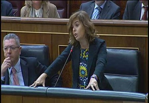 Sáenz de Santamaría pide al PSOE coordinación con el Gobierno en asuntos de Estado