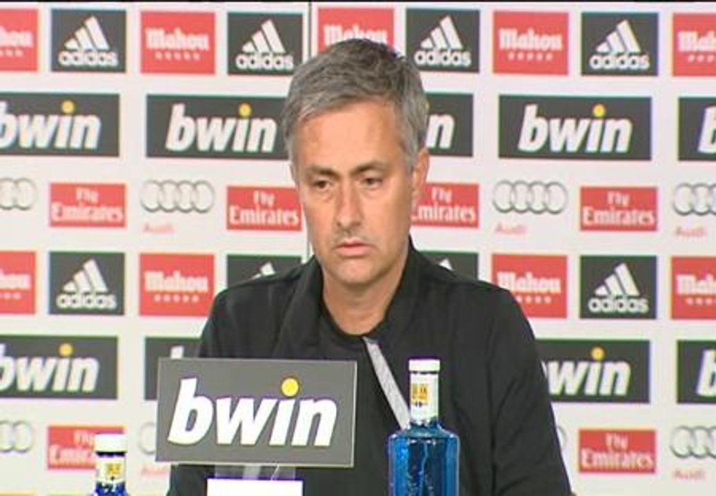 Mou: "Kaká y los demás han hecho méritos para estar en la cabeza del entrenador"