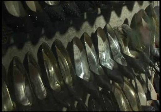 800 pares de zapatos de la ex primera dama filipina restaurados por las inundaciones