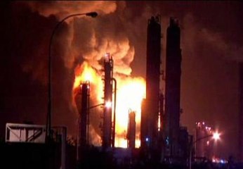 Arde una refinería en Venezuela