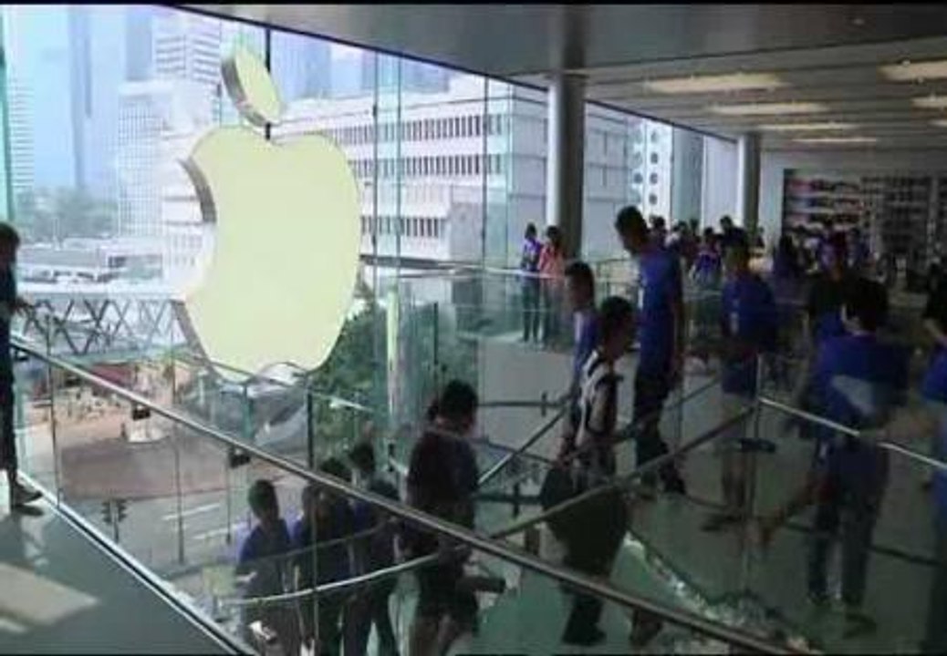 Largas colas para hacerse con el nuevo terminal de Apple