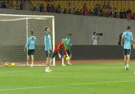 La Roja toma contacto con el césped del choque ante Georgia