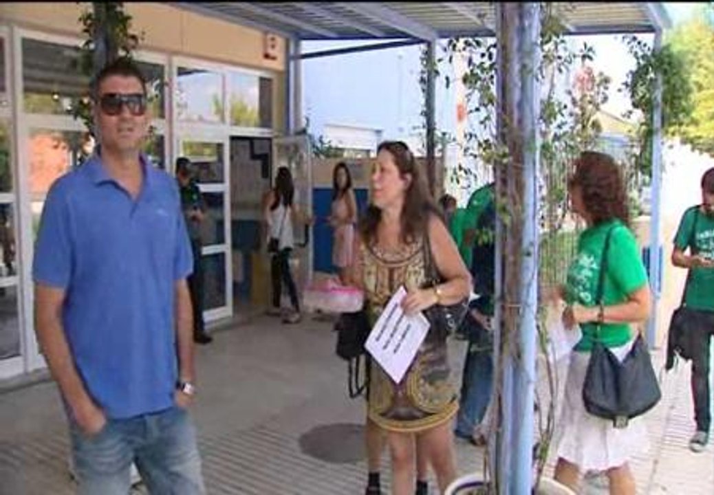 Comienza un duro curso escolar con recortes para padres y profesores