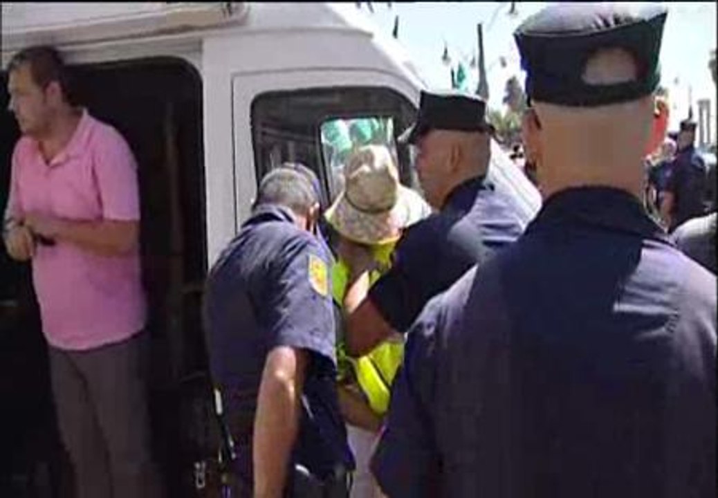 Miembros del SAT ocupan una sucursal bancaria en Málaga