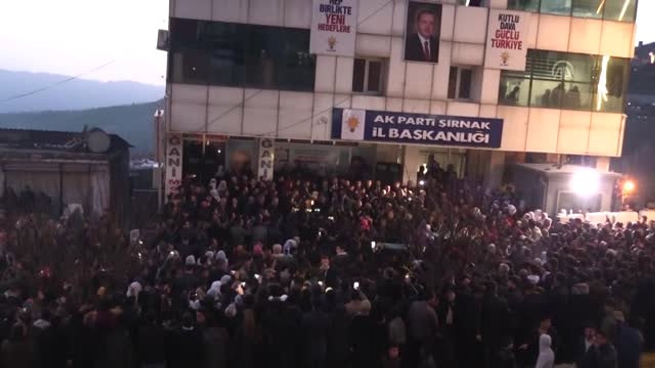 Şırnak'ta AK Parti Sevinci - AK Parti Belediye Başkan Adayı Mehmet Yarka