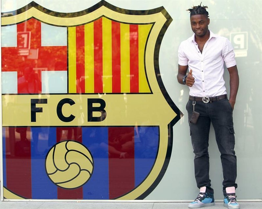Presentación de Alex Song, nuevo fichaje del Barça