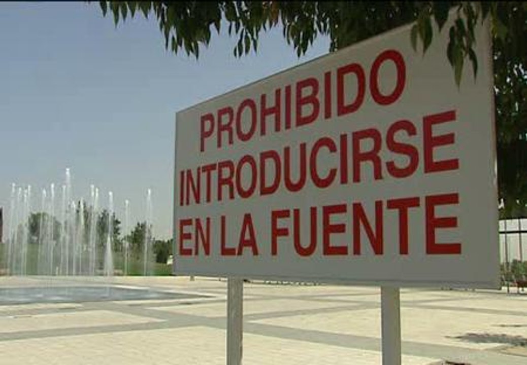 Prohibido bañarse en la fuente del Parque Juan Carlos I