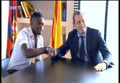 Alex Song estampa su firma como nuevo jugador del FC Barcelona