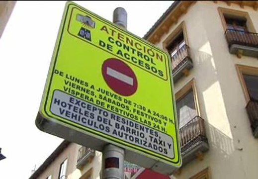 Los vecinos de Albaicín aseguran que vivir en este idílico barrio se ha convertido en un suplicio