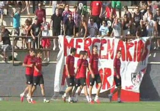 Pitos, insultos y cánticos contra Llorente y Javi Martínez