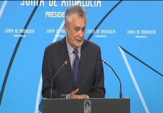 Griñán dice que los recortes que les exigen equivaldrían a cerrar la mitad de los colegios de Andalucía