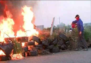 Los mineros cortan la  N-VI a la altura de Bembibre (León)