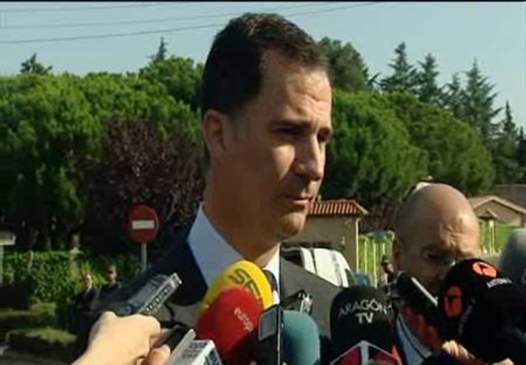 El Príncipe Felipe visita la capilla ardiente de Peces-Barba