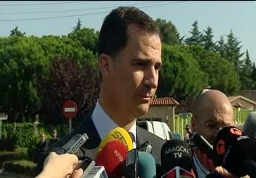 El Príncipe Felipe visita la capilla ardiente de Peces-Barba