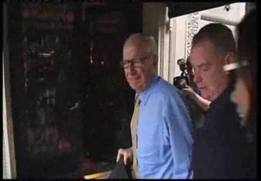 Rupert Murdoch abandona la dirección de sus diarios británicos