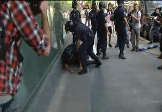 Detenciones ante la sede del PP