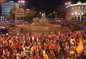 Miles de aficionados celebran en Cibeles la victoria