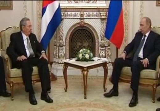 Distendido encuentro entre Raúl Castro y Vladimir Putin en Moscú