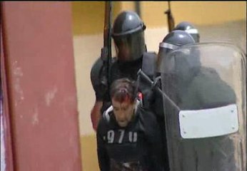 Batalla campal entre mineros y policía en Ciñera