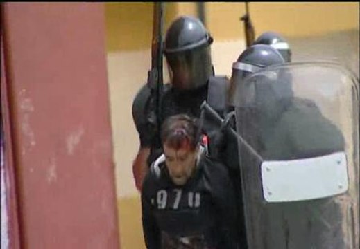 Batalla campal entre mineros y policía en Ciñera