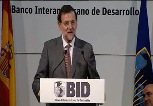 Rajoy dice que España saldrá de la crisis económica