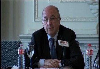 Almunia cree que es "totalmente exagerada" la duda sobre el sector financiero español