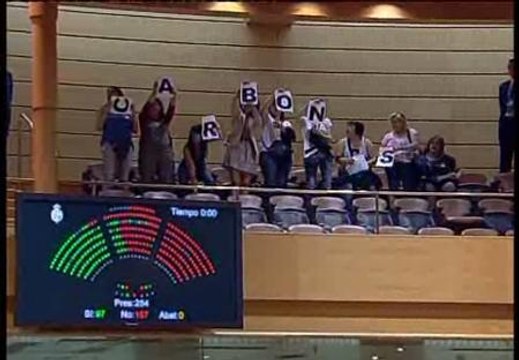 Mujeres de mineros desalojadas del Senado