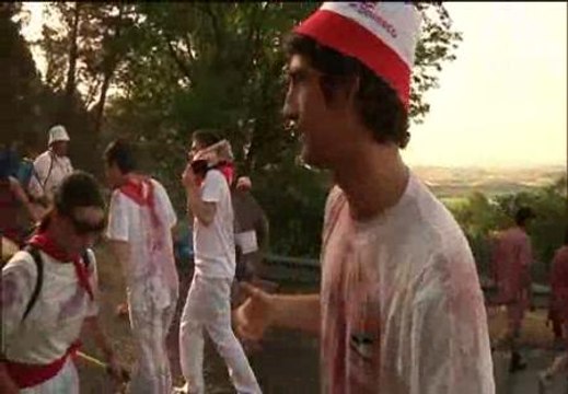 La batalla del vino de Haro reúne a miles de personas