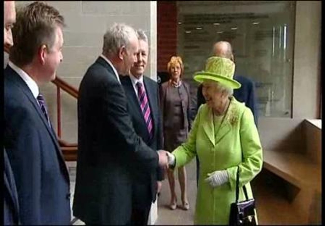 Un apretón de manos histórico