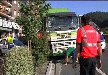 Accidente de camión en Galdákano