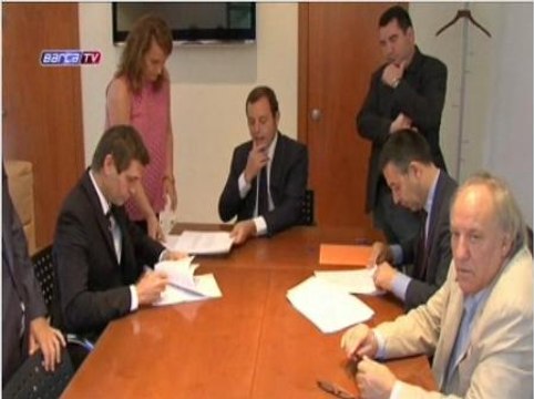 Tito Vilanova firma como técnico del Barça