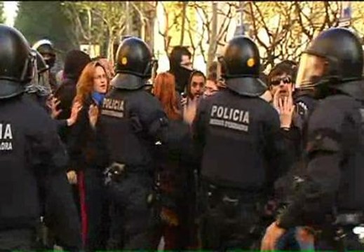 Los Mossos desalojan un centro okupa vinculado al 15M